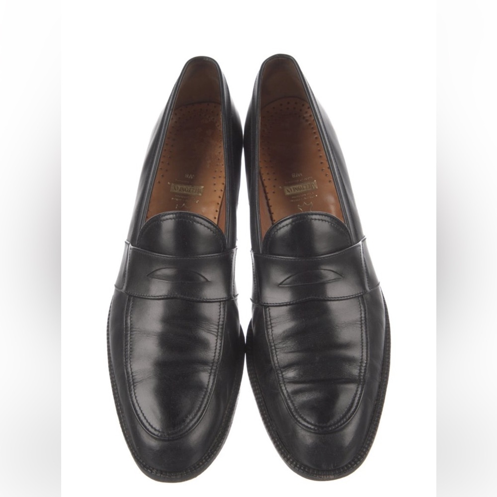 Salvatore Ferragamo Leather Loafers in size 8 VGUC